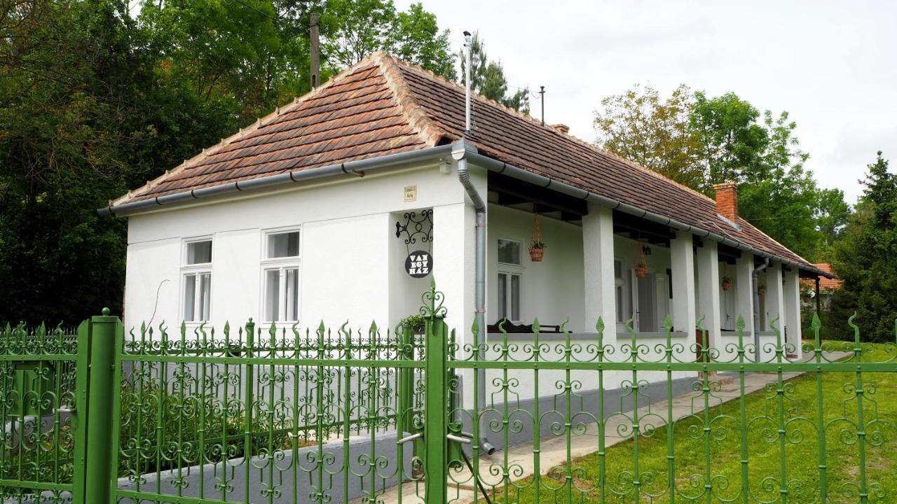 Van egy ház Vila Erdohorvati Exterior foto
